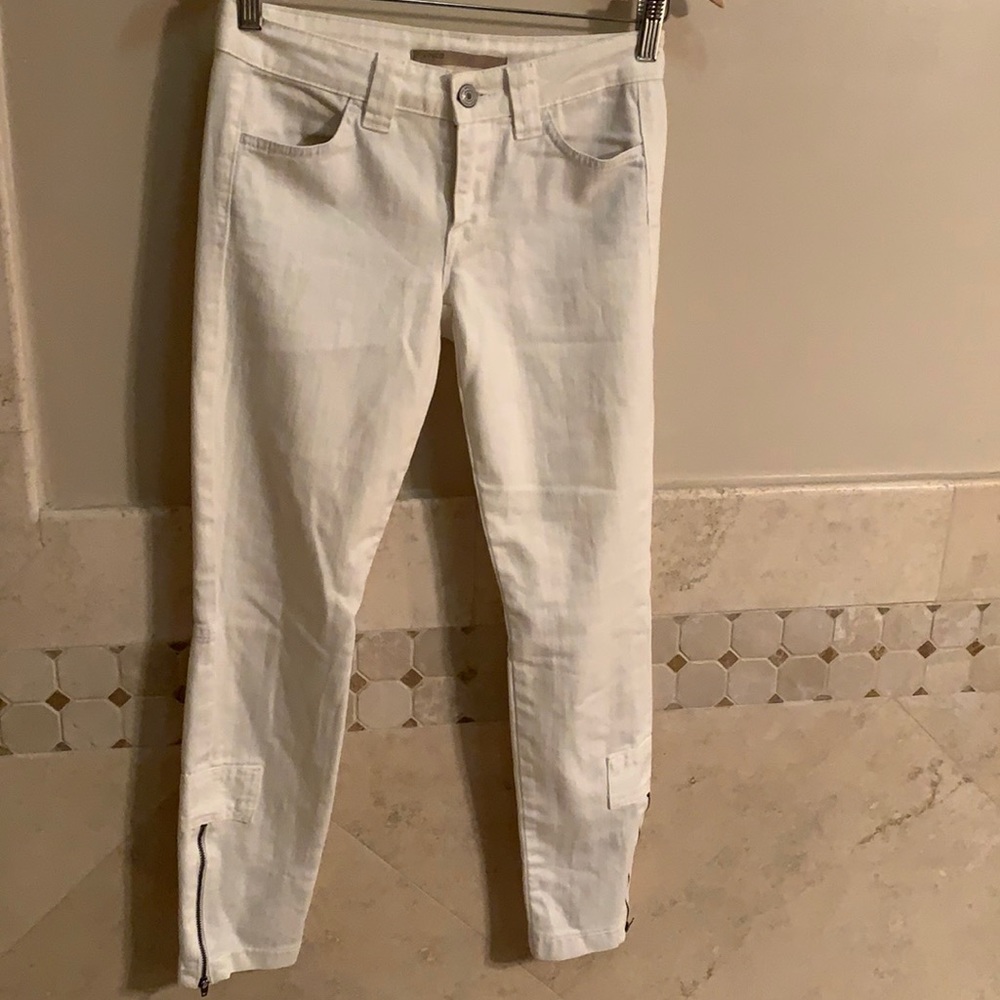 Vince white Ankle Zip Jeans!